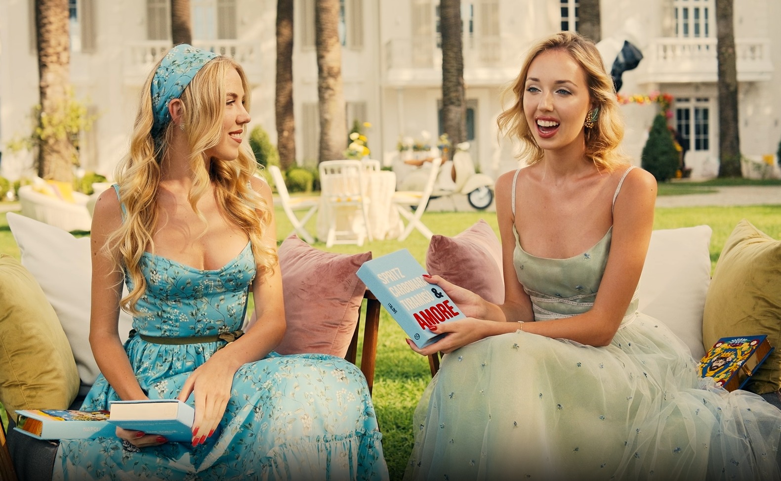 Olympia Le-Tan pour les Princesses Carolina et Chiara de Bourbon-Deux Siciles